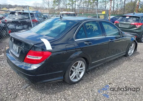 2013 Mercedes-Benz C 250 Luxury/Sport из США, поврежденный, VIN WDDGF4HB4DA776051